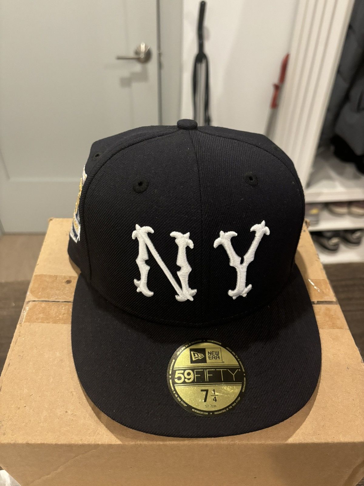 New Era New Era Yankee TMark “Hip-Hop 50th Anniversary” Fitted 7 1/4 Size ONE SIZE - 1 Thumbnail