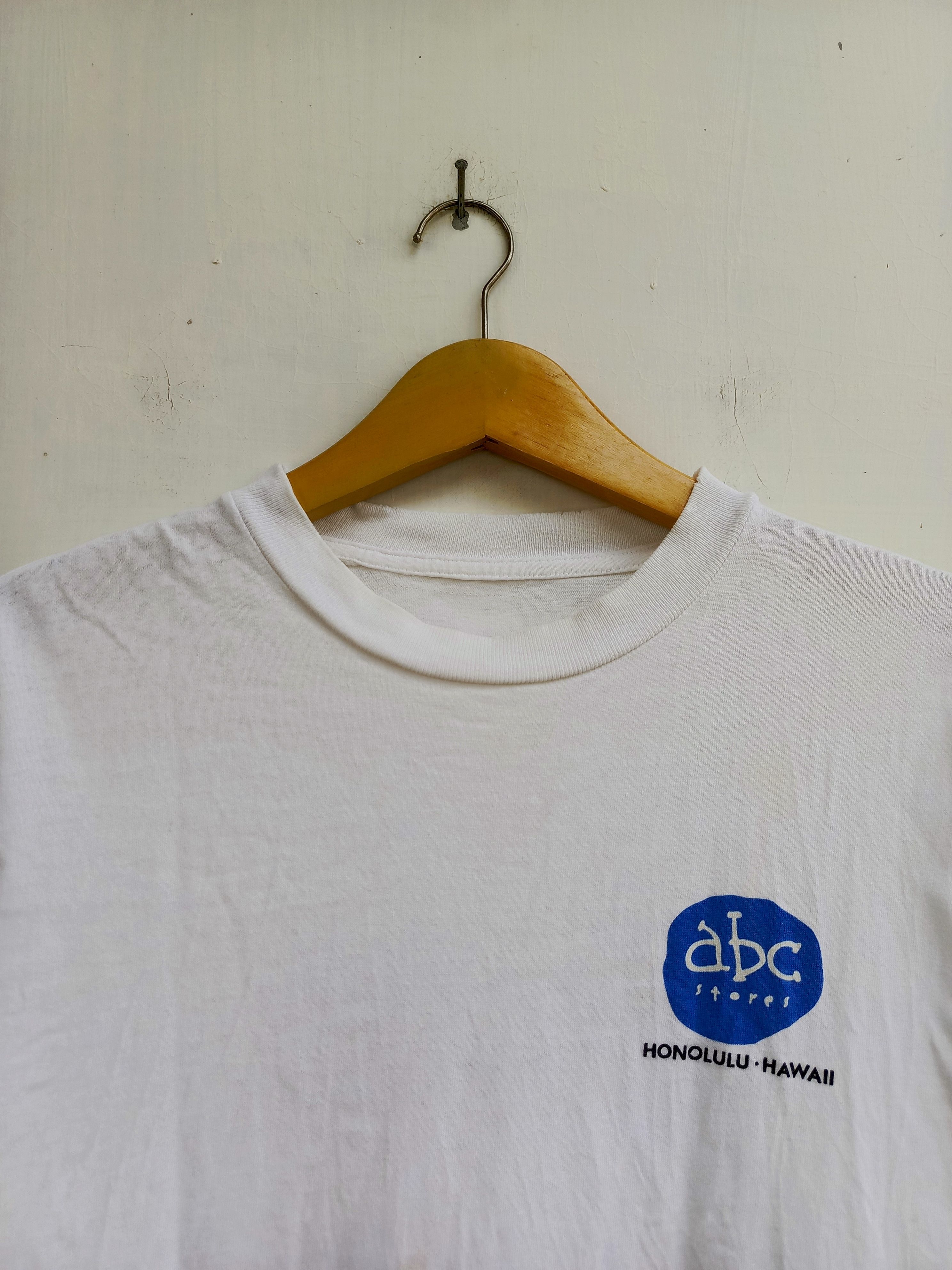 Vintage Vintage ABC Stores Honolulu Hawaii Graphic T-Shirt White Size US L / EU 52-54 / 3 - 3 Thumbnail