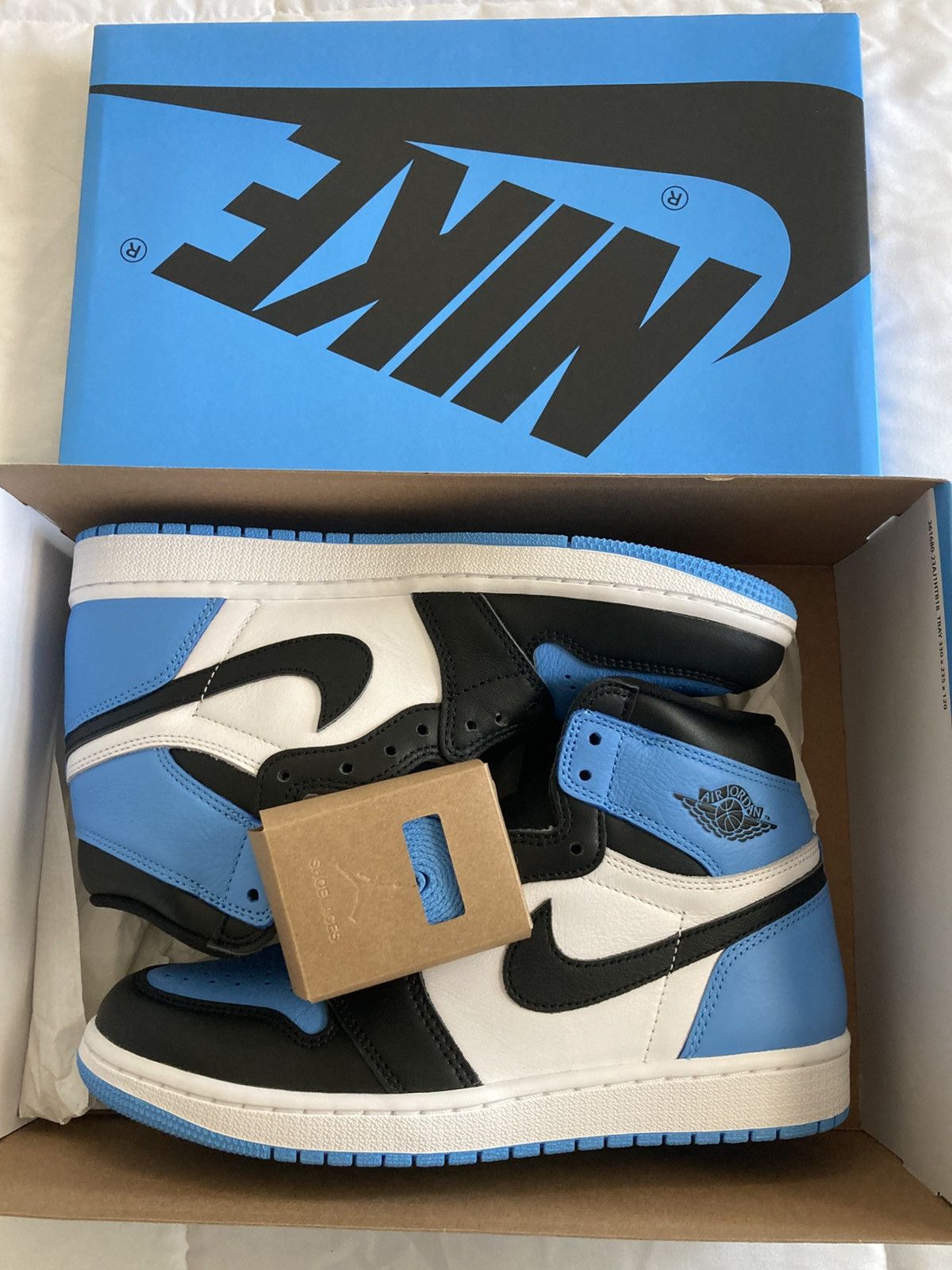 Jordan Brand Jordan 1 High UNC Toe Size US 8.5 / EU 41-42 - 3 Thumbnail