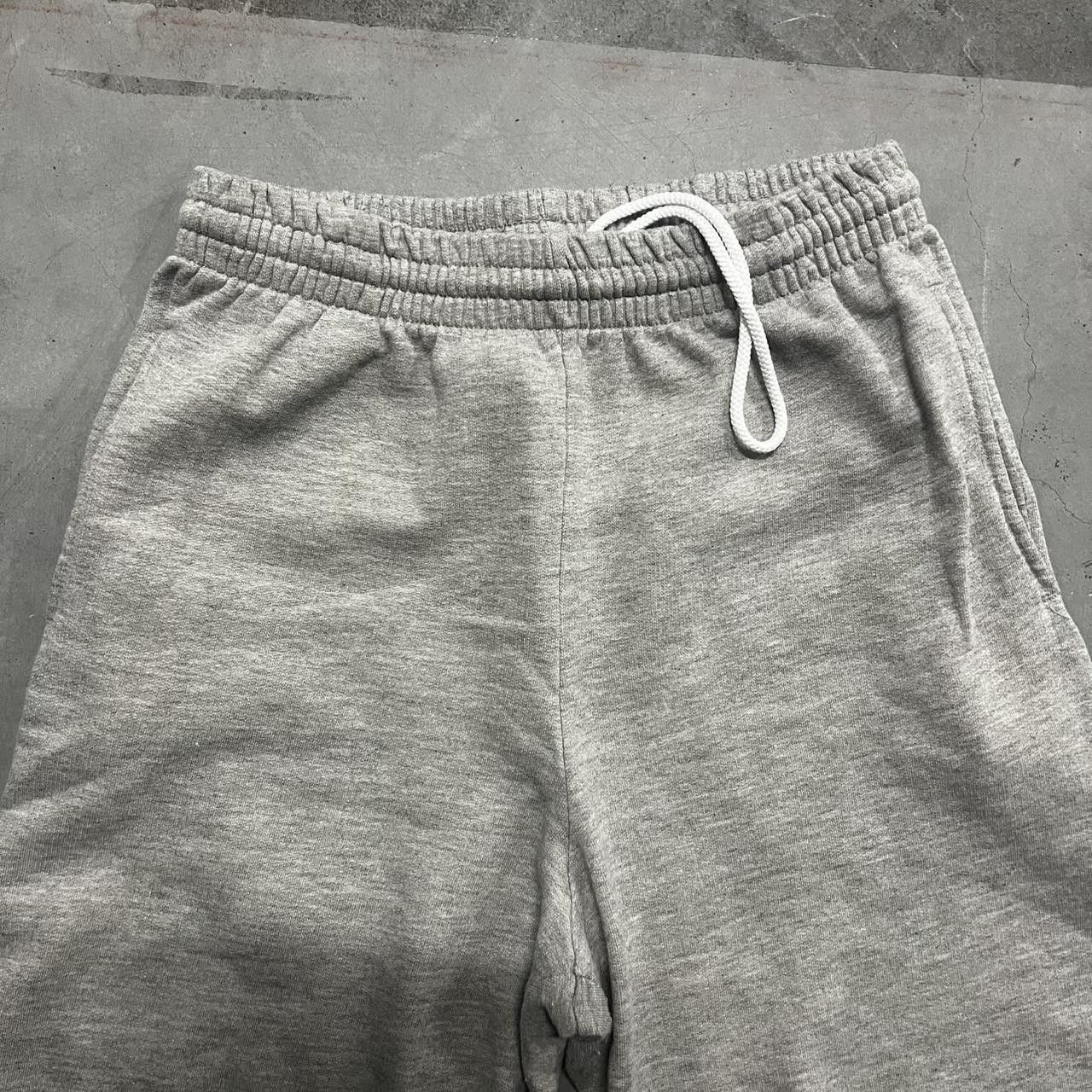 Vintage Crazy Vintage Y2K/2000s Grey Loungewear Essential Sweatpants with adjustable waistband and pockets! Size US 30 / EU 46 - 3 Thumbnail