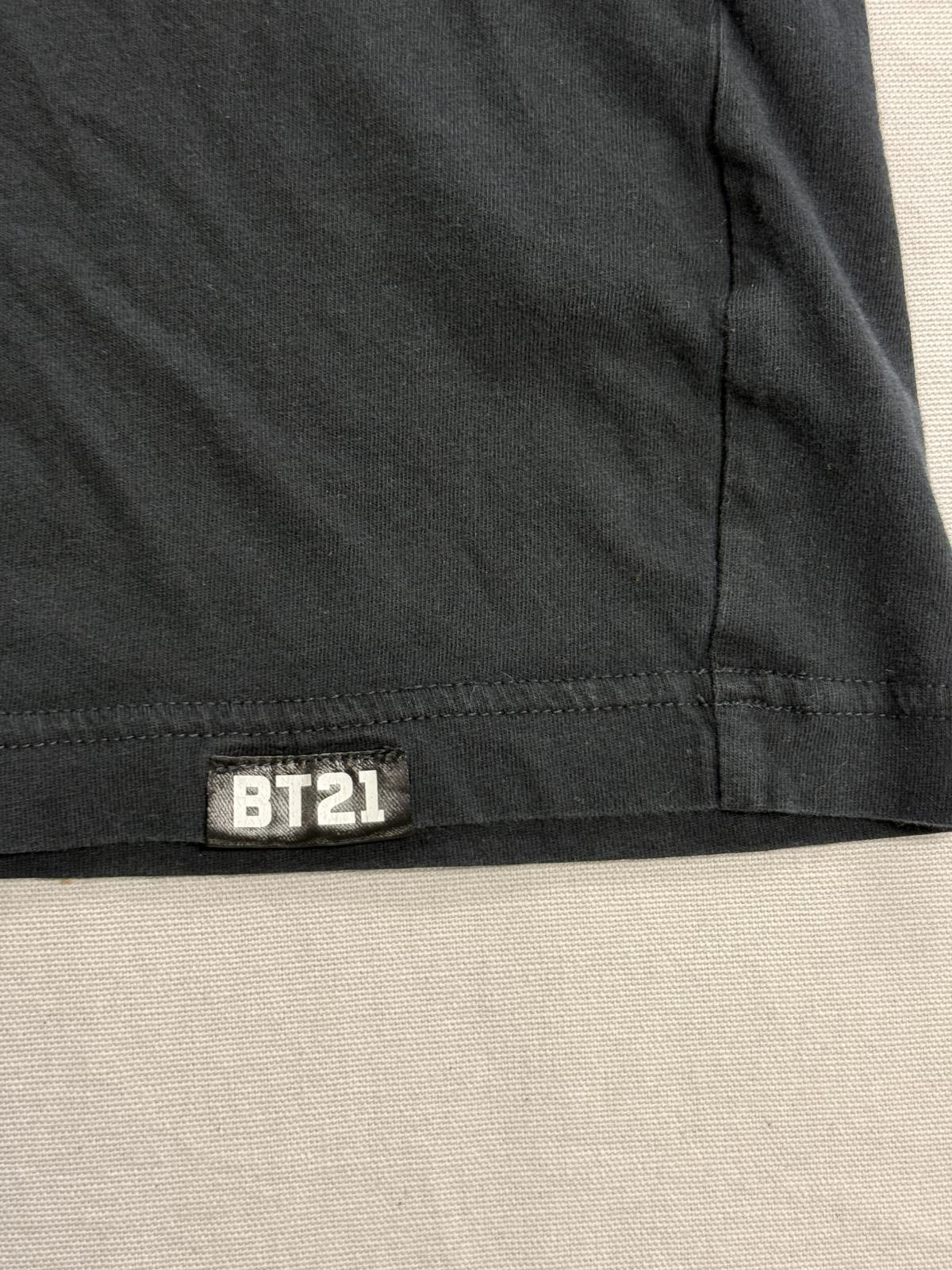 Uniqlo BTS Band Collab x Uniqlo T-shirt BT21 Characters - XL Size US XL / EU 56 / 4 - 5 Thumbnail