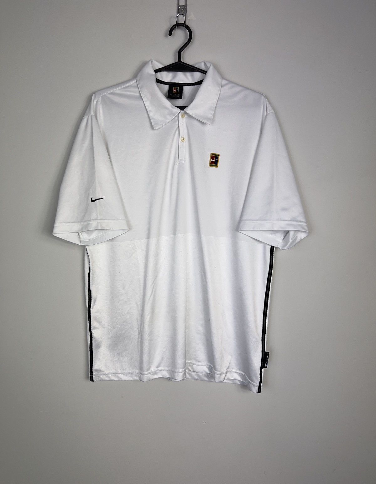 Nike Tshirt Nike Tennis Logo White Vintage Polo Shirt Size US M / EU 48-50 / 2 - 1 Thumbnail