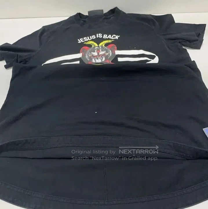 Givenchy Givenchy Graphic Print Short-Sleeve T-Shirt. Size US M / EU 48-50 / 2 - 7 Thumbnail