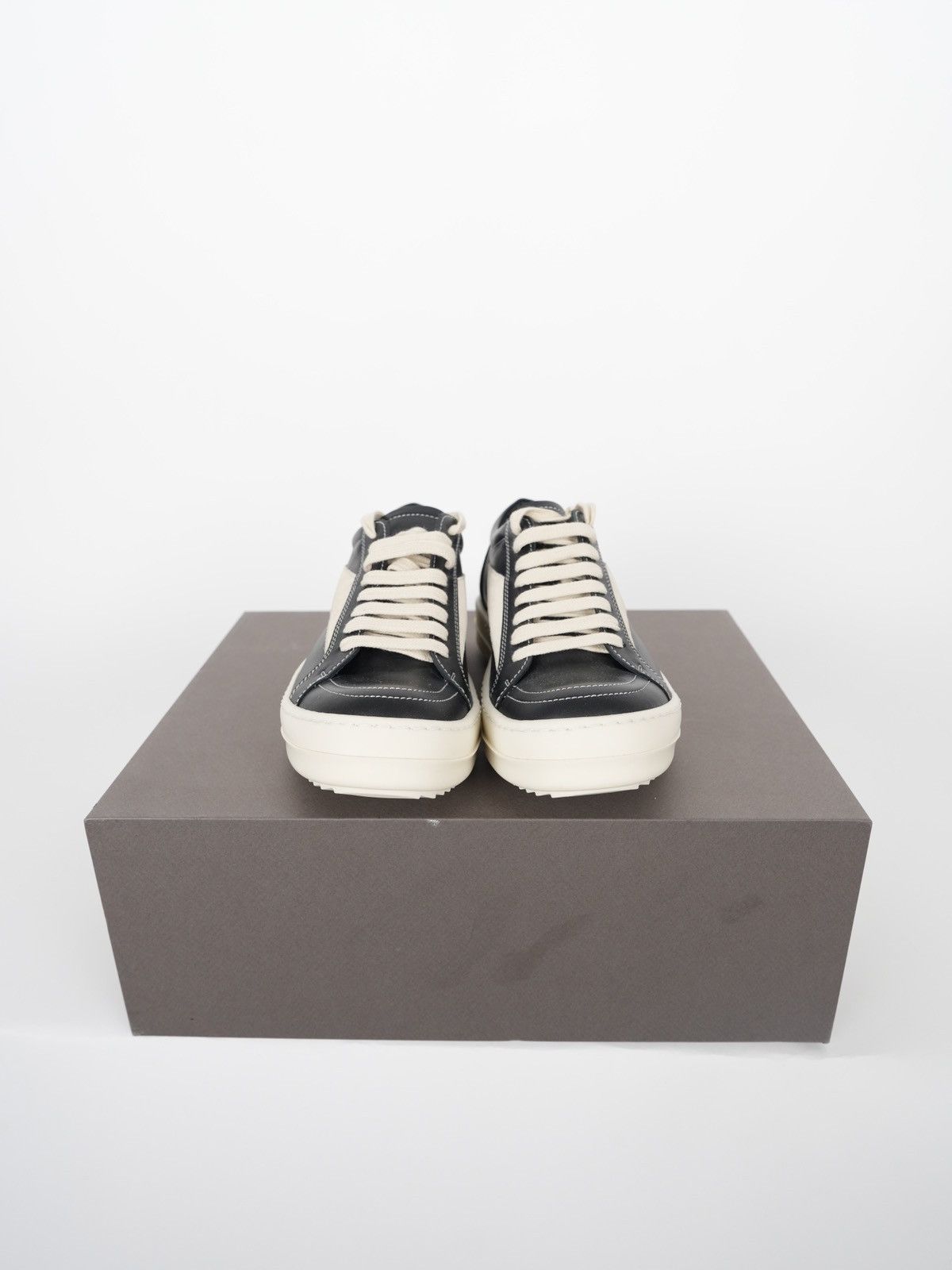 Rick Owens × Rick Owens Drkshdw Rick Owens Black Leather Vintage Vans Low Top Sneakers Size US 6 / IT 36 - 2 Thumbnail