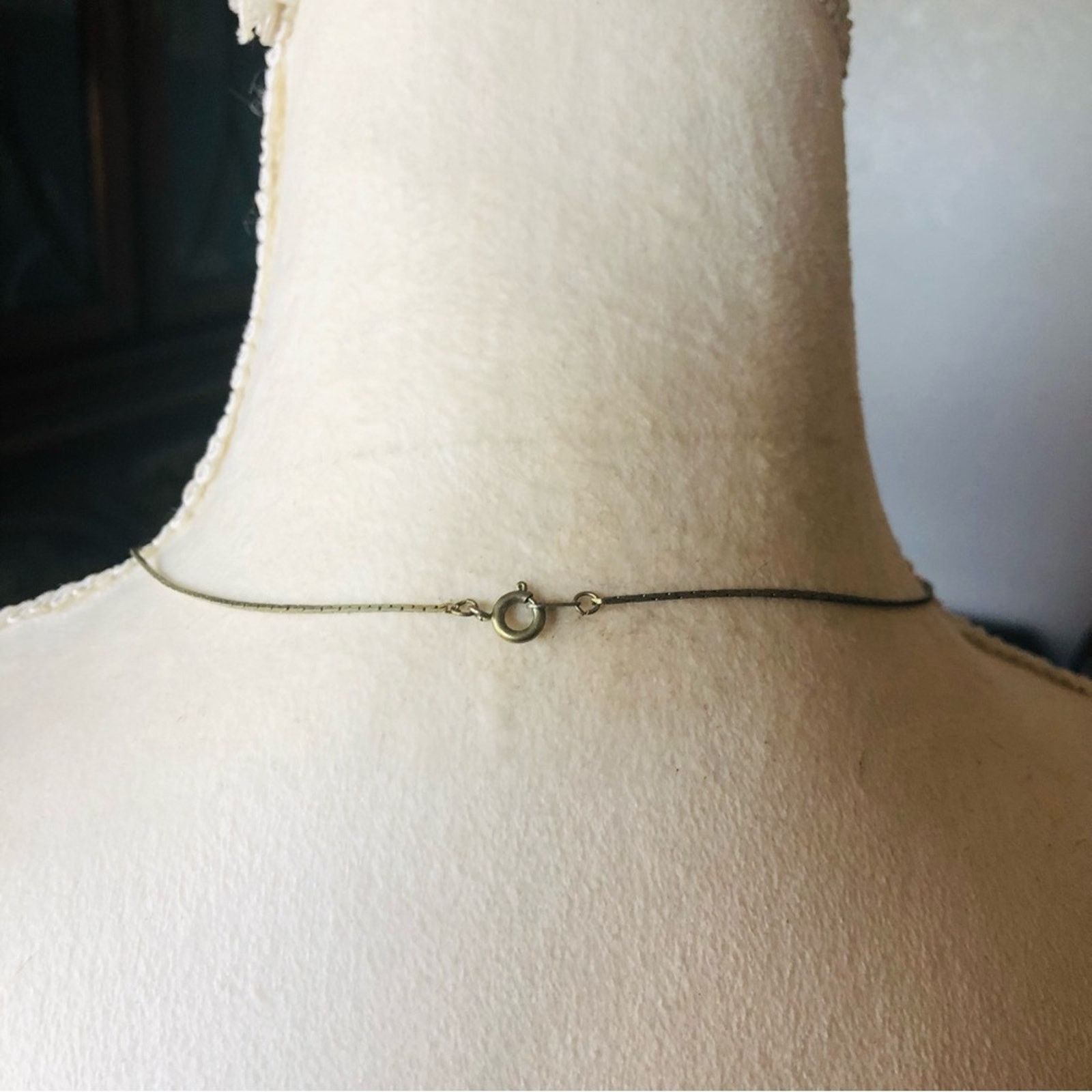 Vintage Vintage etched gold stallion horse pendant on chain necklace Size ONE SIZE - 11 Thumbnail