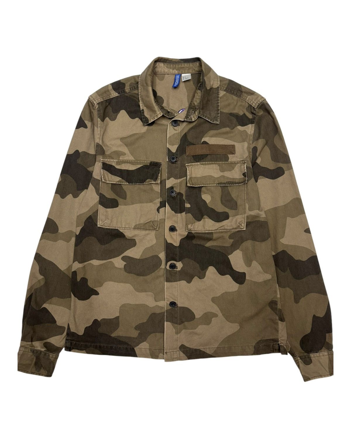 Divided × H&M VINTAGE CAMO PATTERN GOTHIC TEXT UTILITY JACKET CHROME STYLE Size US S / EU 44-46 / 1 - 8 Thumbnail