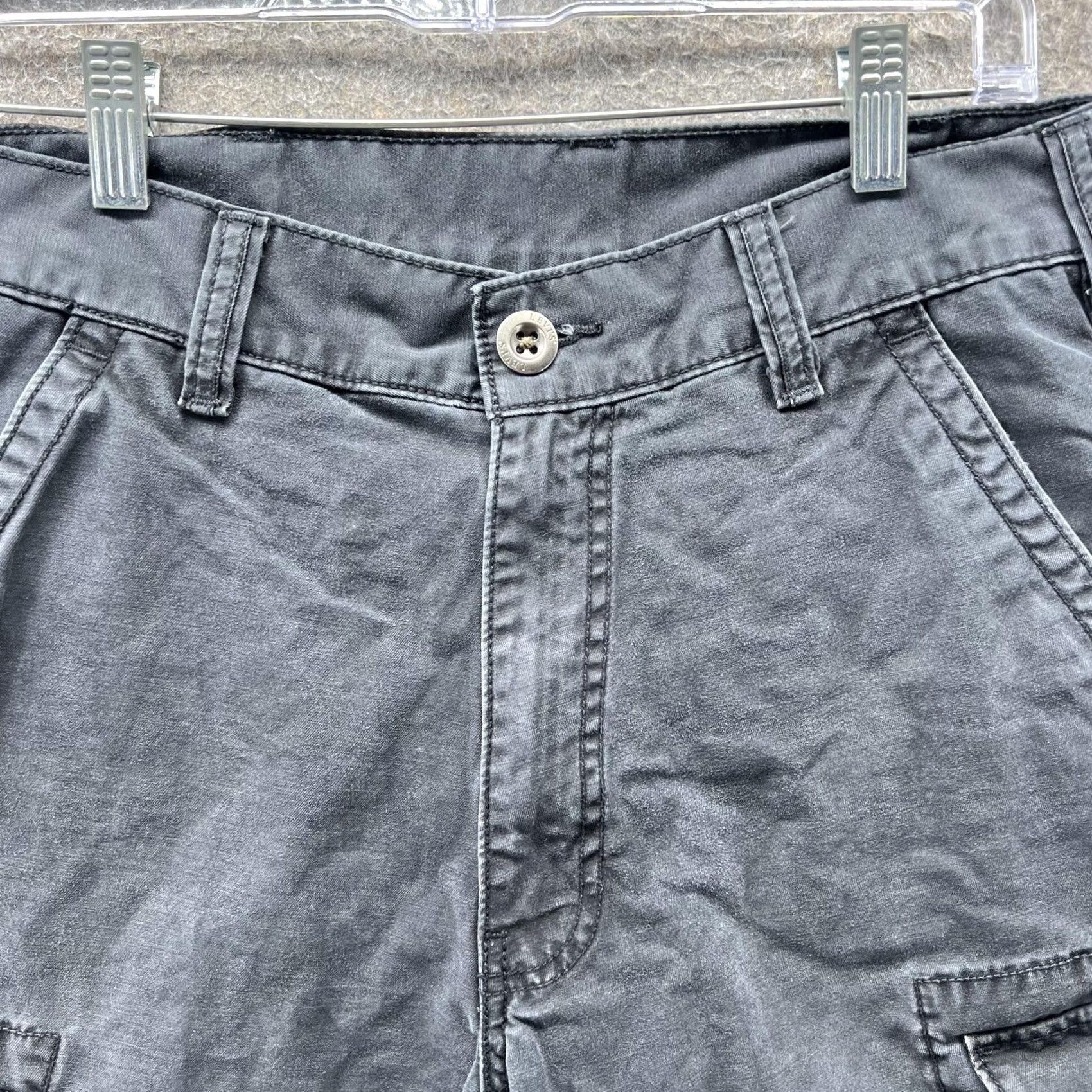 Levi's Levi's Cargo Shorts Mens 30 Gray Multi Pockets Casual Summer Outdoor Regular Fit Flat Front Size US 30 / EU 46 - 6 Thumbnail