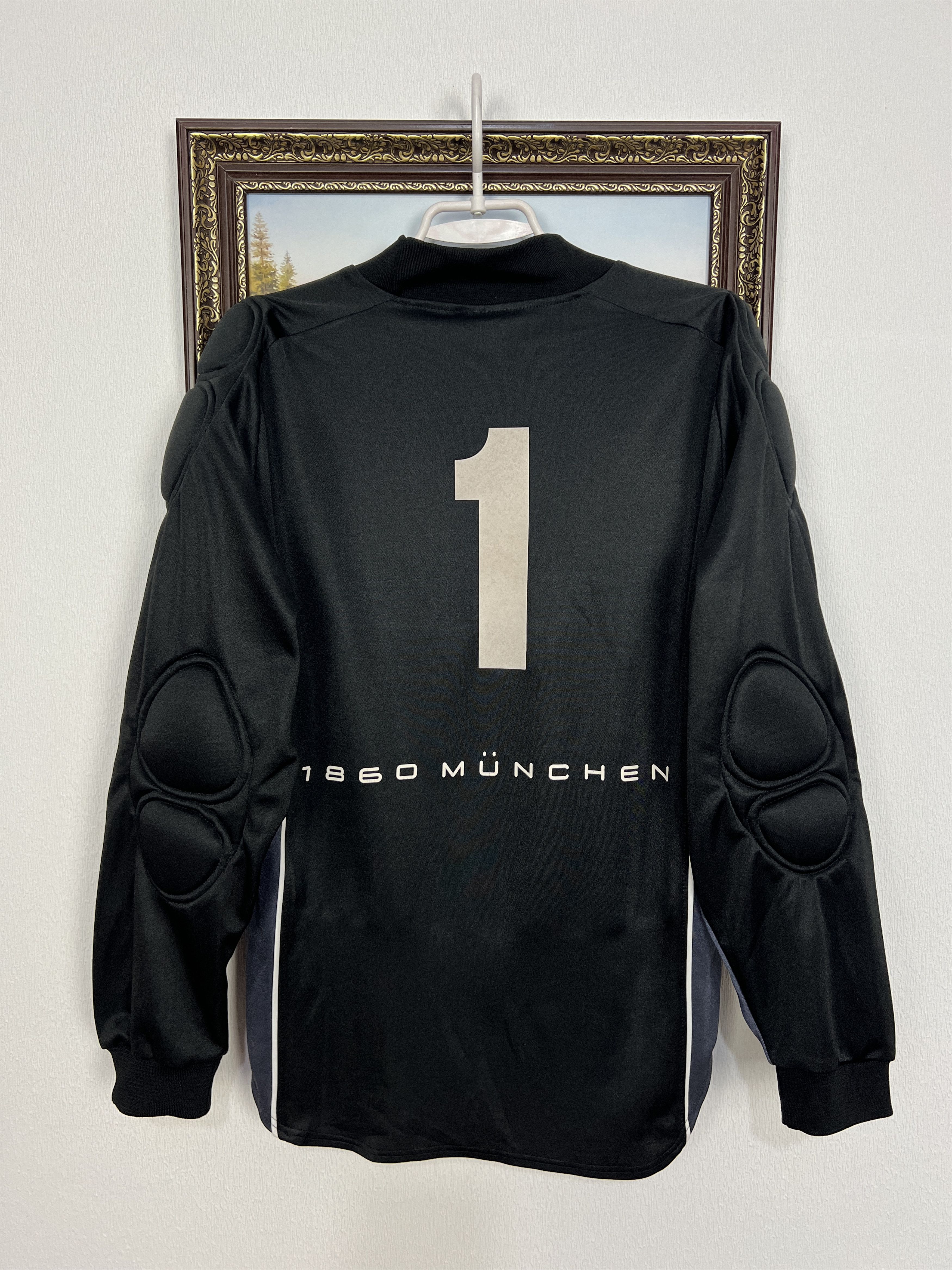 Nike 1860 Munich Special football shirt Goalkeeper Jersey Trikot Size US S / EU 44-46 / 1 - 10 Thumbnail