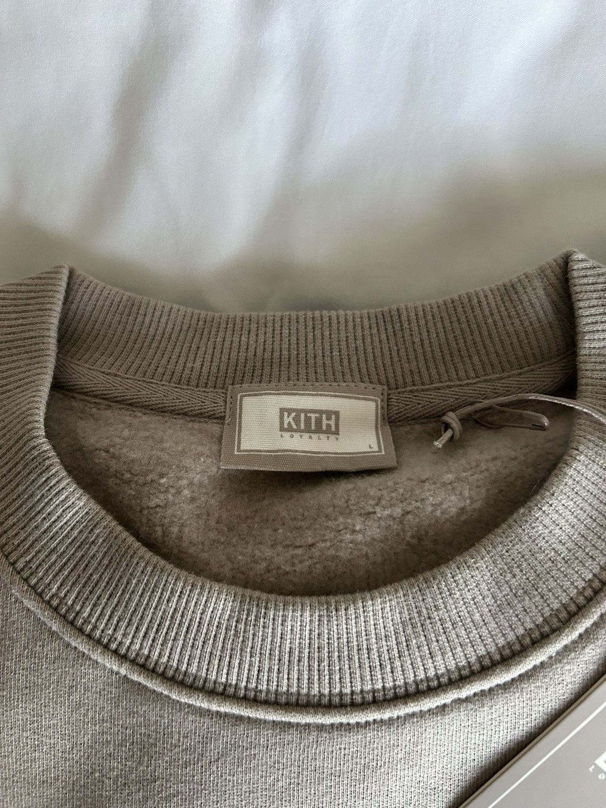 Kith KITH Loyalty Classic Logo Nelson Crewneck “Molecule” (L) Size US L / EU 52-54 / 3 - 5 Thumbnail