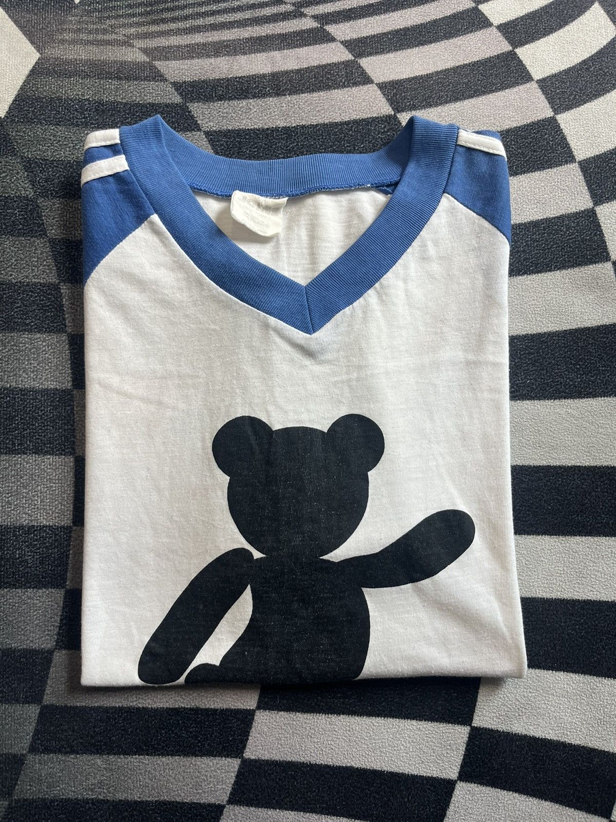 Arts & Science Vtg JOIN THE WORLD OF BEAR “ JAY SHADOW “ 1993’s V-neck Size US XL / EU 56 / 4 - 1 Thumbnail