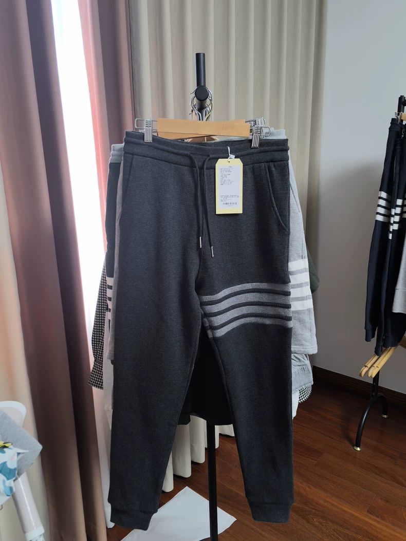 Thom Browne Thom Browne size0 Huffway trousers Size US 28 / EU 44 - 1 Thumbnail