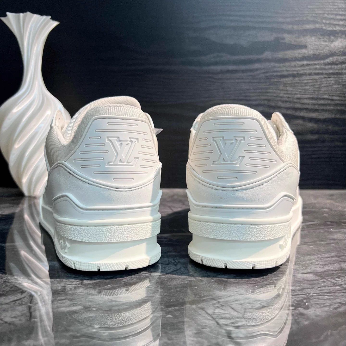Louis Vuitton Trainer White Color Block Women's 38 98 New Size US 7 / IT 37 - 4 Thumbnail