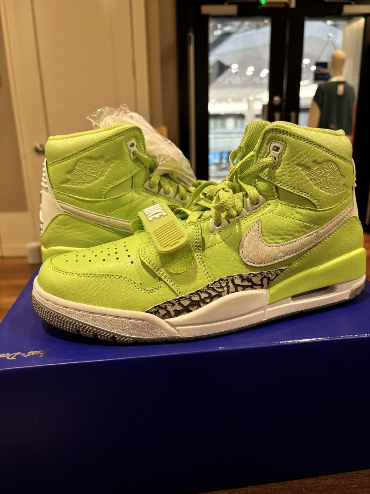 Jordan Brand Jordan Legacy 312 NRG Size US 10.5 / EU 43-44 - 2 Thumbnail