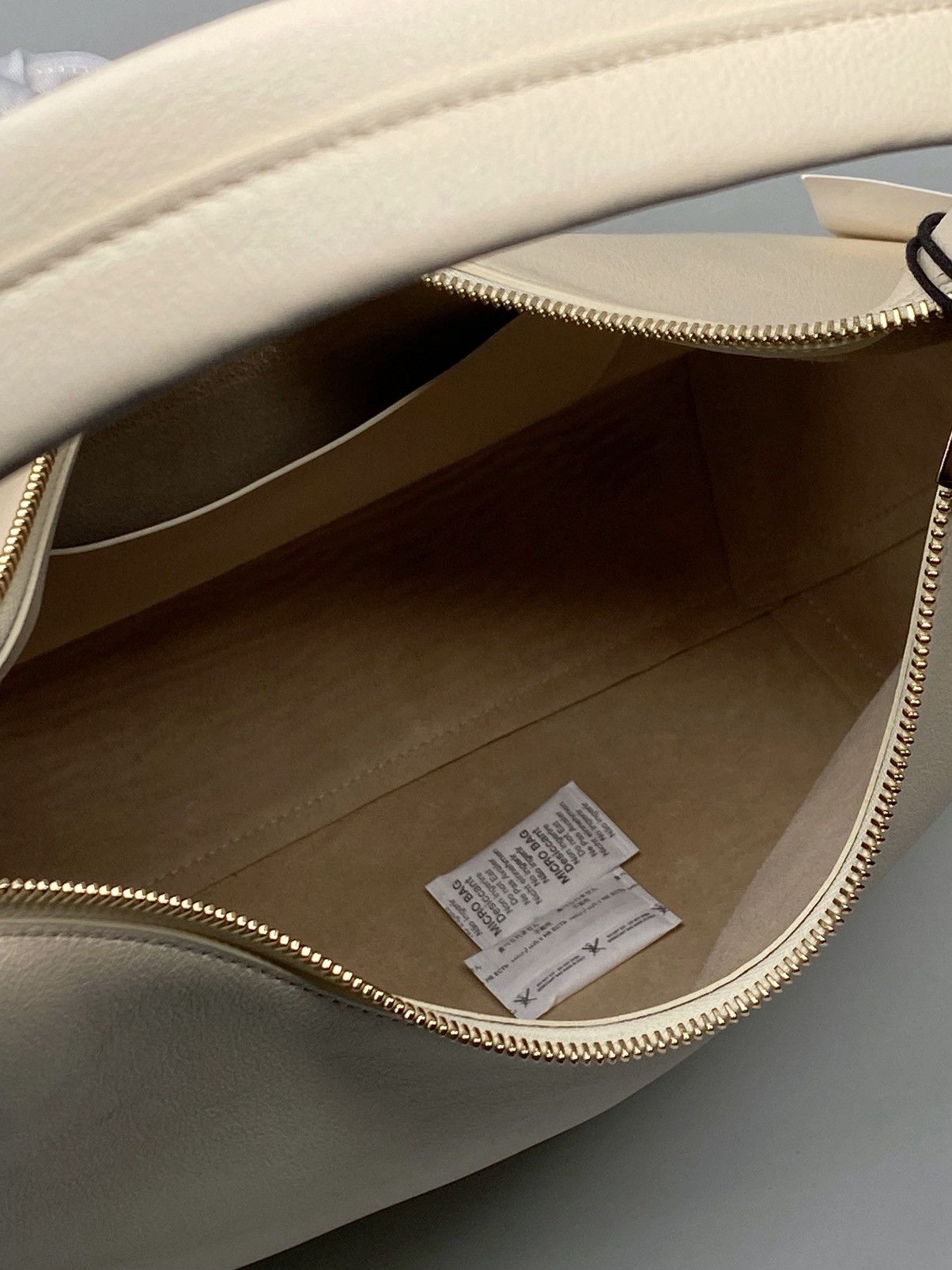Mansur Gavriel Mansur Gavriel Candy Leather Hobo Bag Size ONE SIZE - 10 Thumbnail