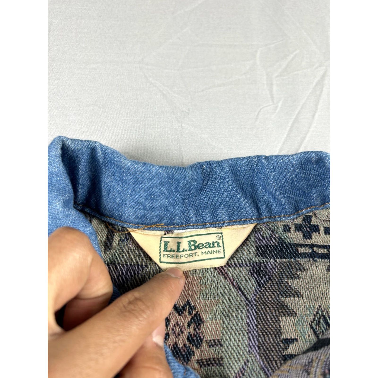 Vintage VINTAGE L.L. Bean Jacket Womens Petite Large Blue Denim Southwestern Aztec 90s Size L / US 10 / IT 46 - 3 Thumbnail