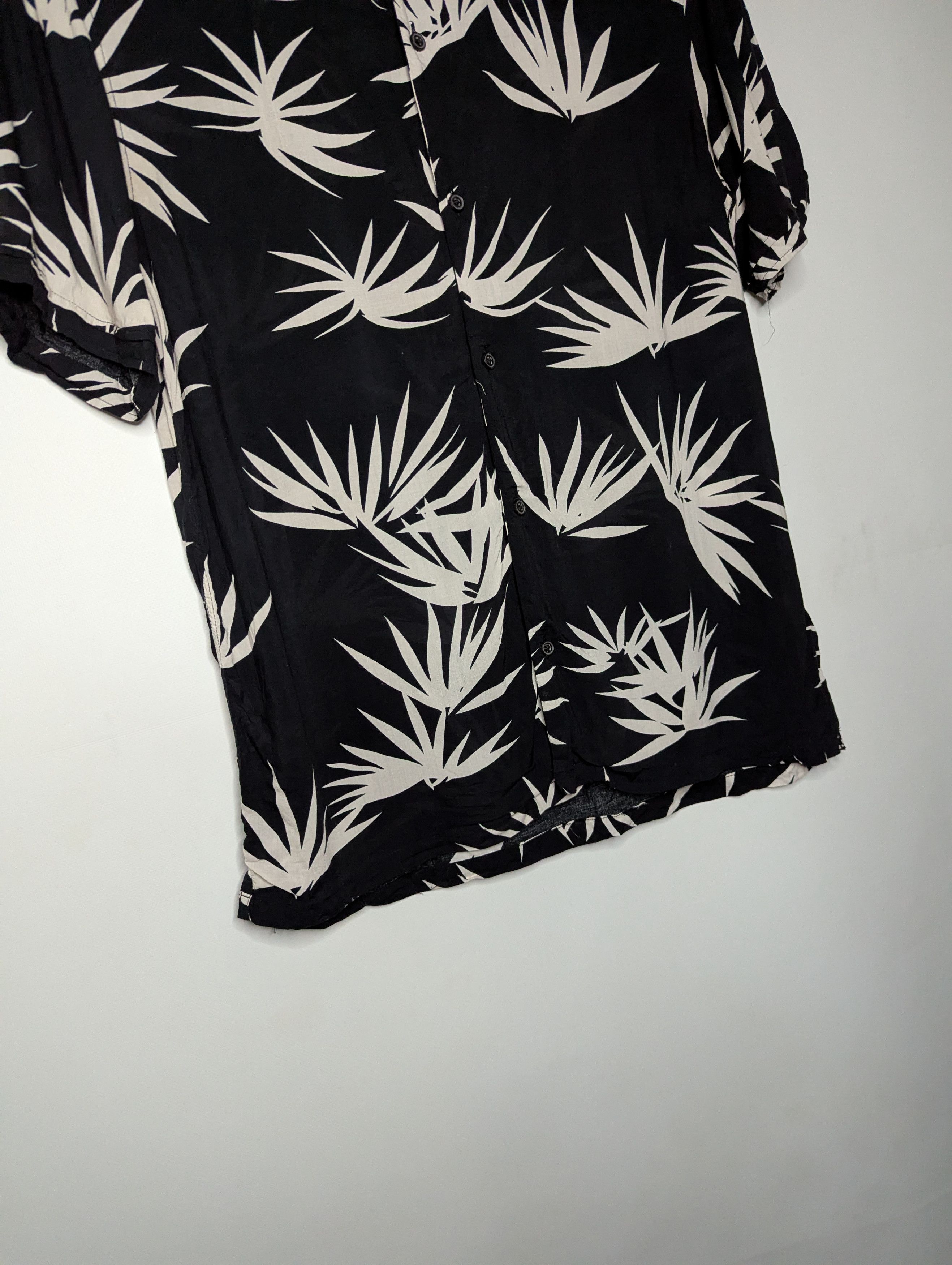 Allsaints ALLSAINTS BHUTAN Men`s Palm Tree Hawaiian Shir Size US M / EU 48-50 / 2 - 5 Thumbnail