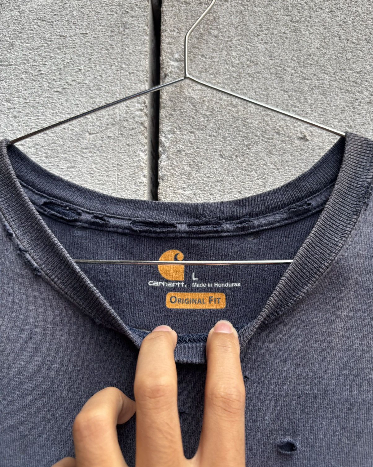Carhartt Thrashed Carhartt Distressed Tank Shirt ERD Grunge Size US L / EU 52-54 / 3 - 3 Thumbnail