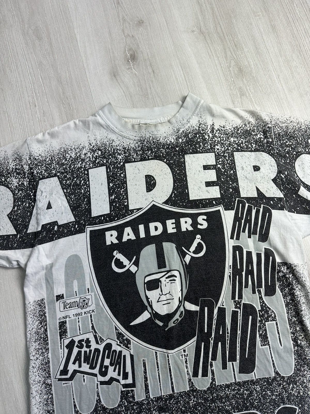 NFL 1992 Vintage 80s 90s Oakland Raiders Tshirt NFL Football tee Size US M / EU 48-50 / 2 - 2 Thumbnail