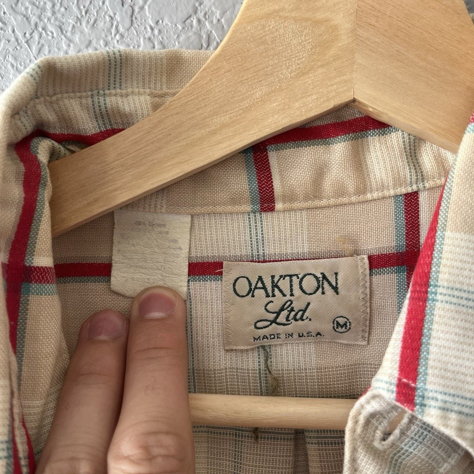 Vintage Vintage Oakton Button Down Shirt Mens Medium Plaid Cropped Size US M / EU 48-50 / 2 - 4 Thumbnail