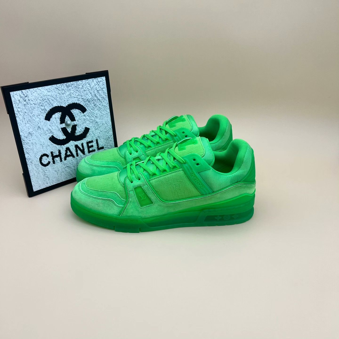 Louis Vuitton Louis Vuitton Training Green Lowtop Sneakers 10 Men Size US 10 / EU 43 - 1 Thumbnail