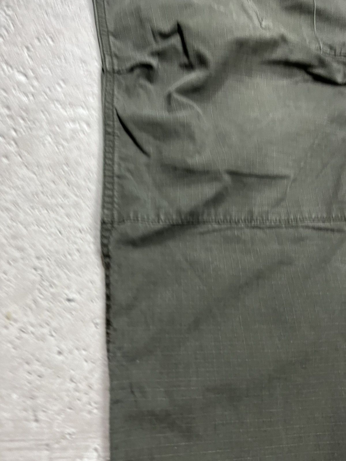 Carhartt distressed green cargo pants 38x34 rugged workwear