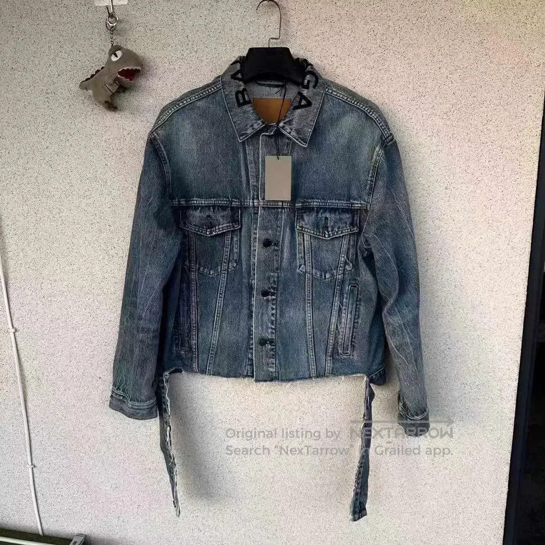 Balenciaga Balenciaga Logo Distressed Hem Denim Jacket. Size XXS / US 00 / IT 34 - 1 Thumbnail