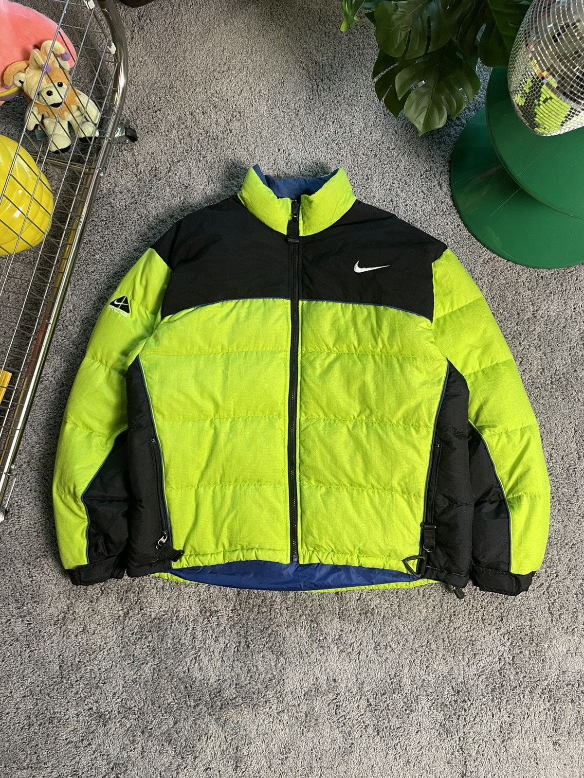 Nike ACG Vintage Nike ACG Green Neon Puffer Jacket Size US L / EU 52-54 / 3 - 1 Thumbnail