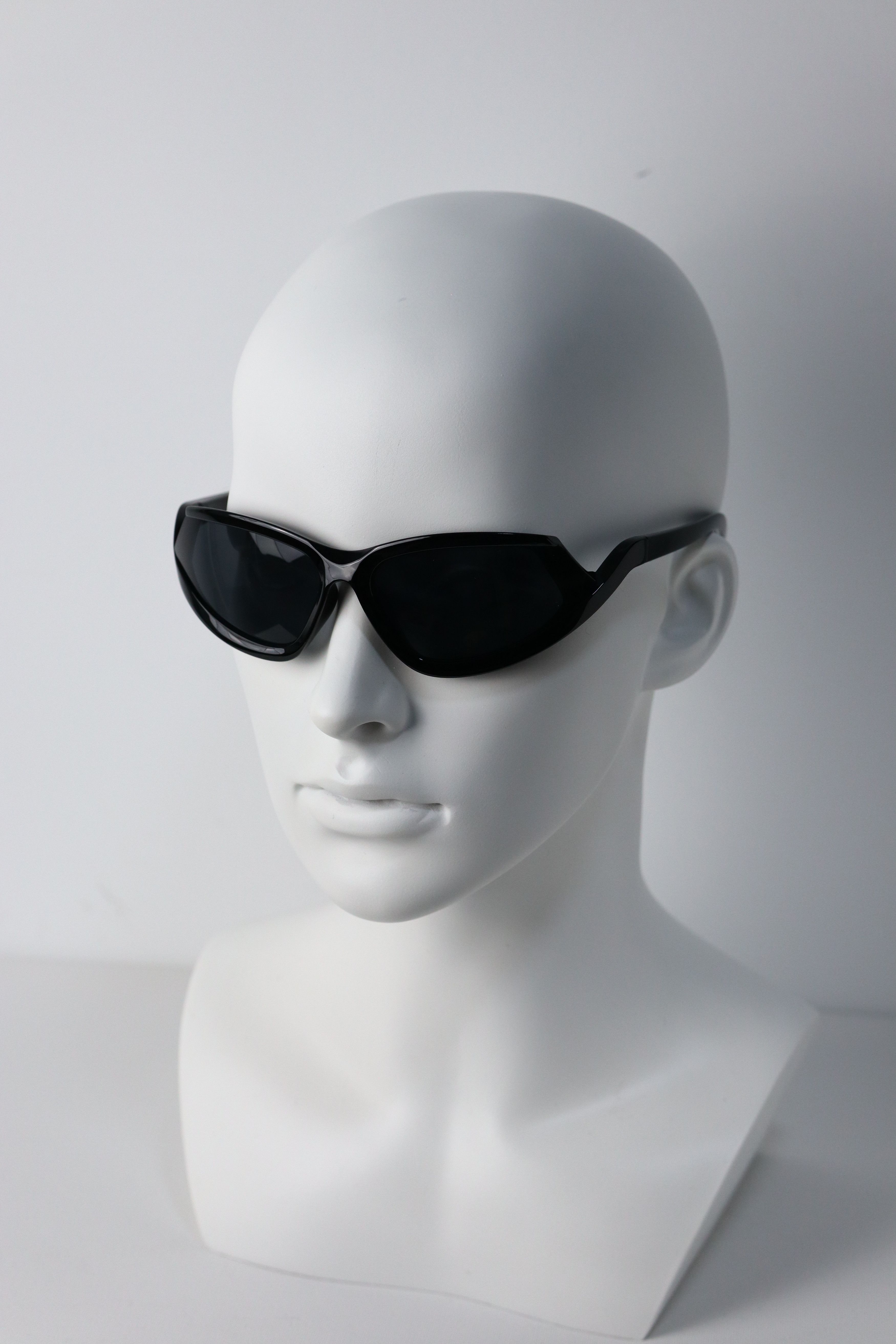 Japanese Brand Y2k Avant Garde Futuristic Black Sunglasses Unisex OS Size ONE SIZE - 7 Thumbnail
