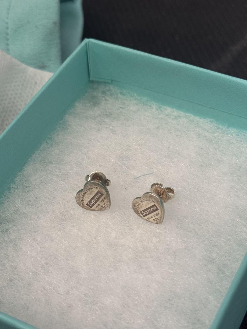 Tiffany & Co. SUPREME x TIFFANY & Co. Heart Tag Stud Earrings Set of 2 Size ONE SIZE - 6 Thumbnail