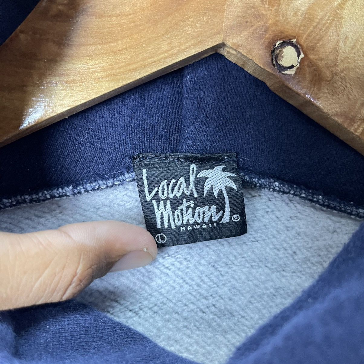 Vintage Vintage Local Motion Hawaii Pullover Hoodie Navy Surf Skate Size US L / EU 52-54 / 3 - 7 Thumbnail