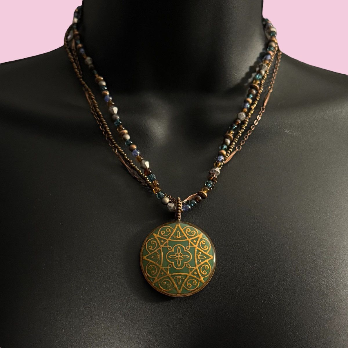 Other Avon Nina Ricci beaded medallion necklace/earrings set Size ONE SIZE - 1 Thumbnail