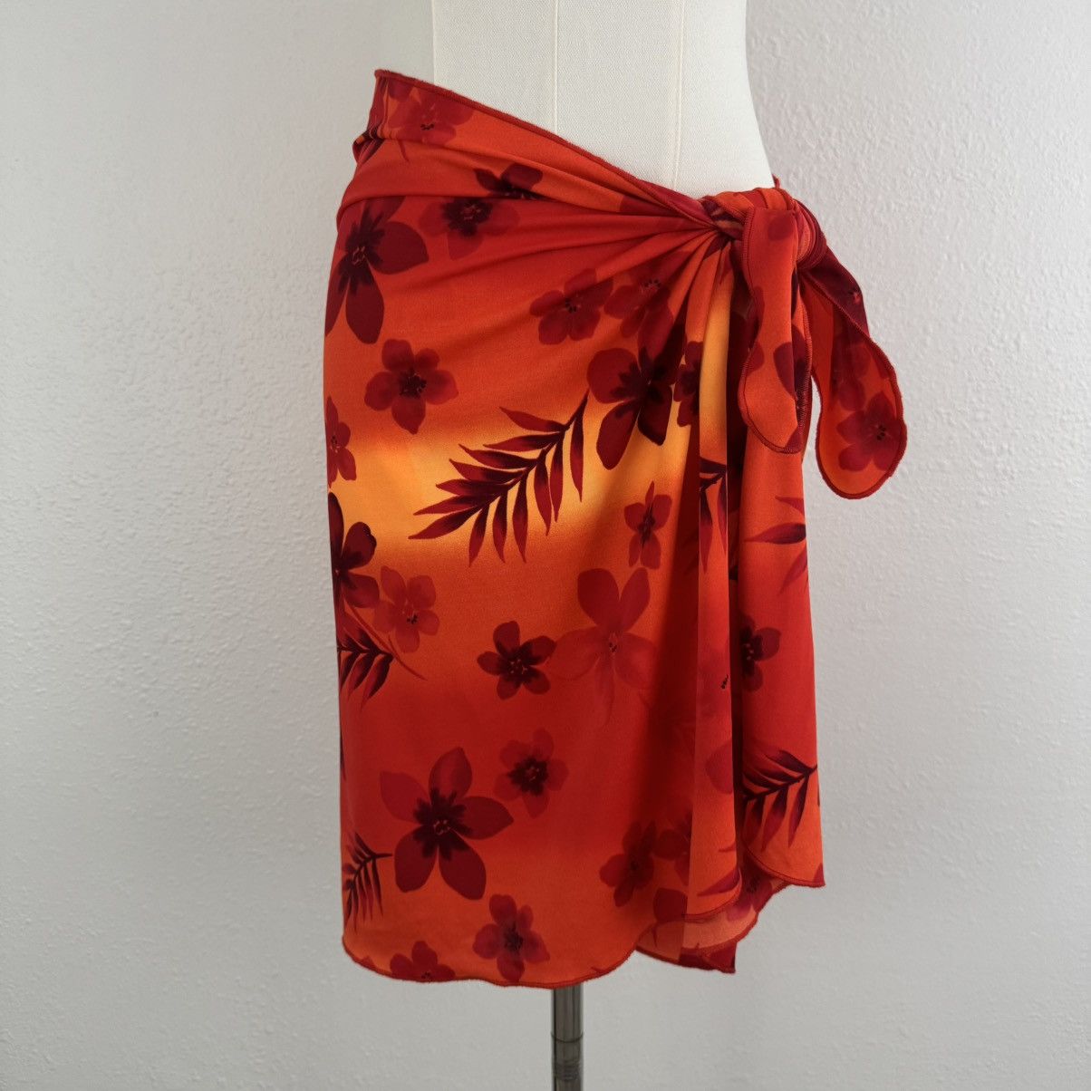 Other LEILANI Orange Red Floral Tropical Stretchy Sarong Skirt Size 30" / US 8 / IT 44 - 2 Thumbnail