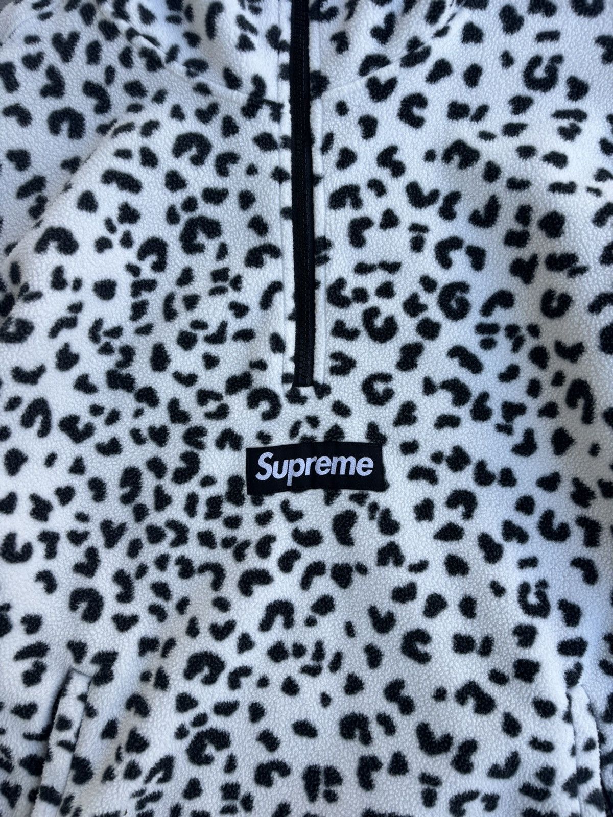 Supreme Supreme x Polar Tech Snow Leopard Size US L / EU 52-54 / 3 - 3 Thumbnail