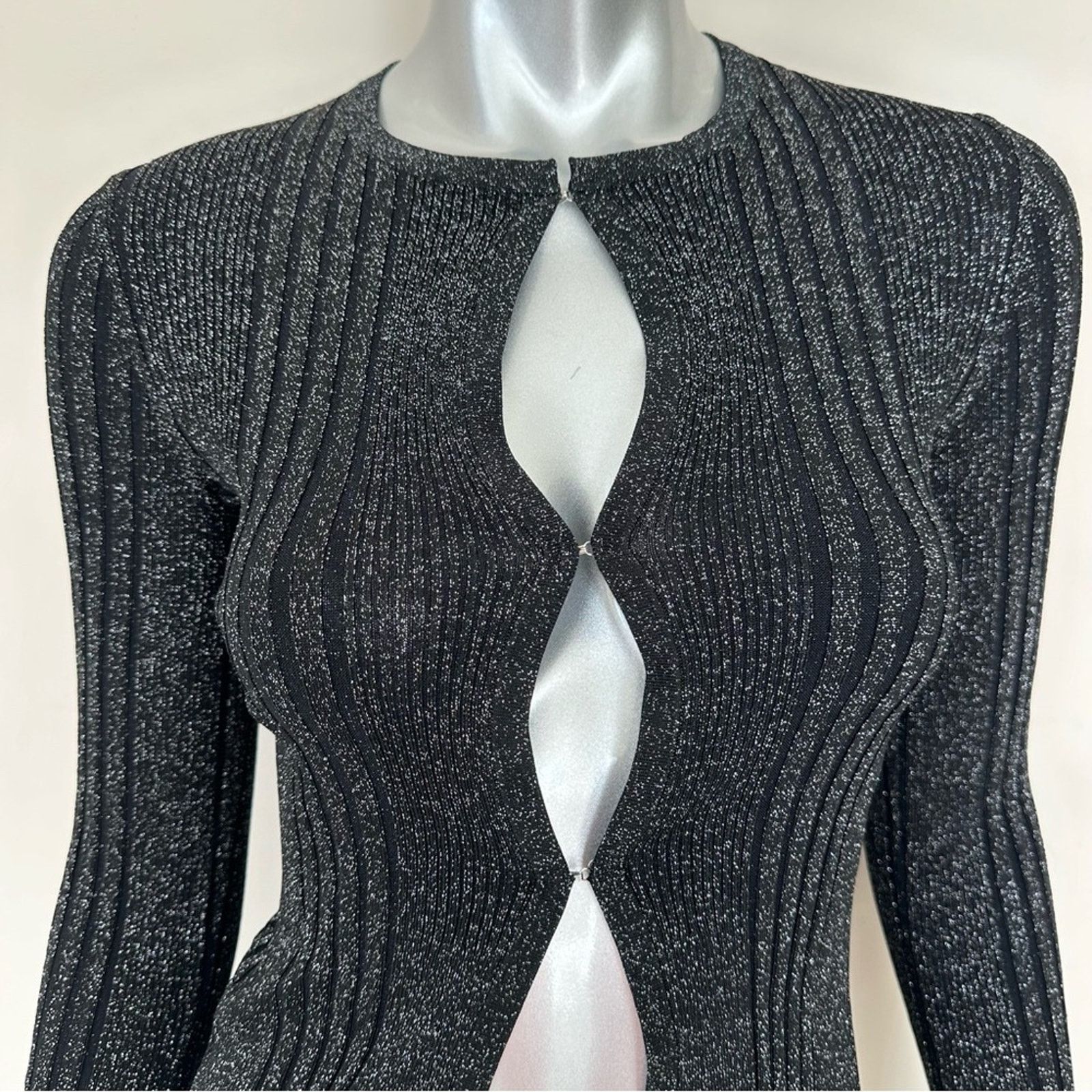 NWT!!! Solid and striped shimmer top size XS Retail 268$