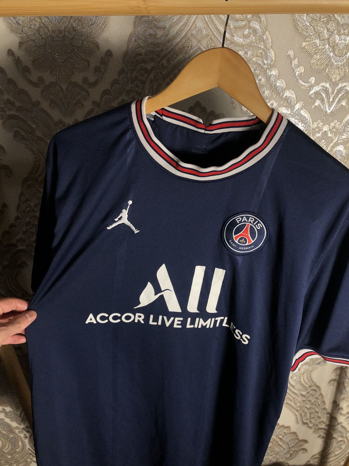 Vintage VERY RARE NIKE JORDAN PSG PARIS FRANCE SOCCER JERSEY Y2K 90s Size US XL / EU 56 / 4 - 2 Thumbnail
