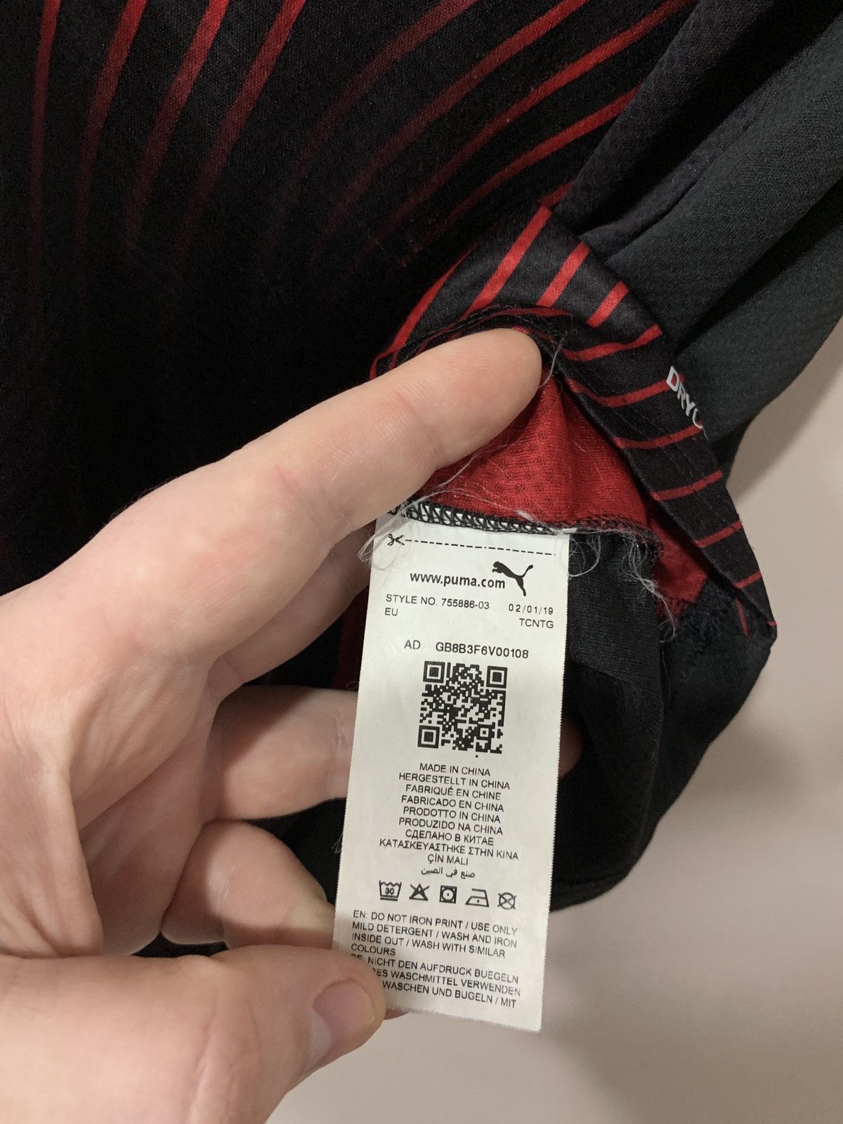 Puma AC Milan 2019 Third Football Shirt Puma Soccer Jersey Size M Size US M / EU 48-50 / 2 - 13 Thumbnail