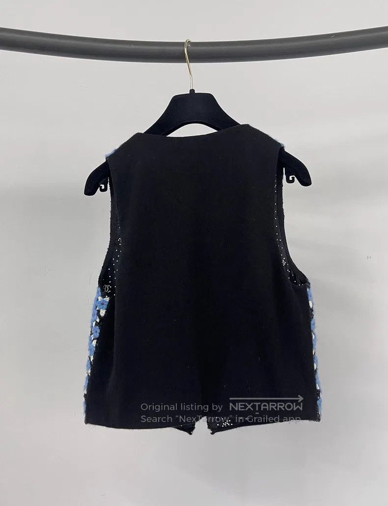 Chanel Chanel 24B Blue Flower Sequin Cashmere Vest Size XS / US 0-2 / IT 36-38 - 2 Thumbnail
