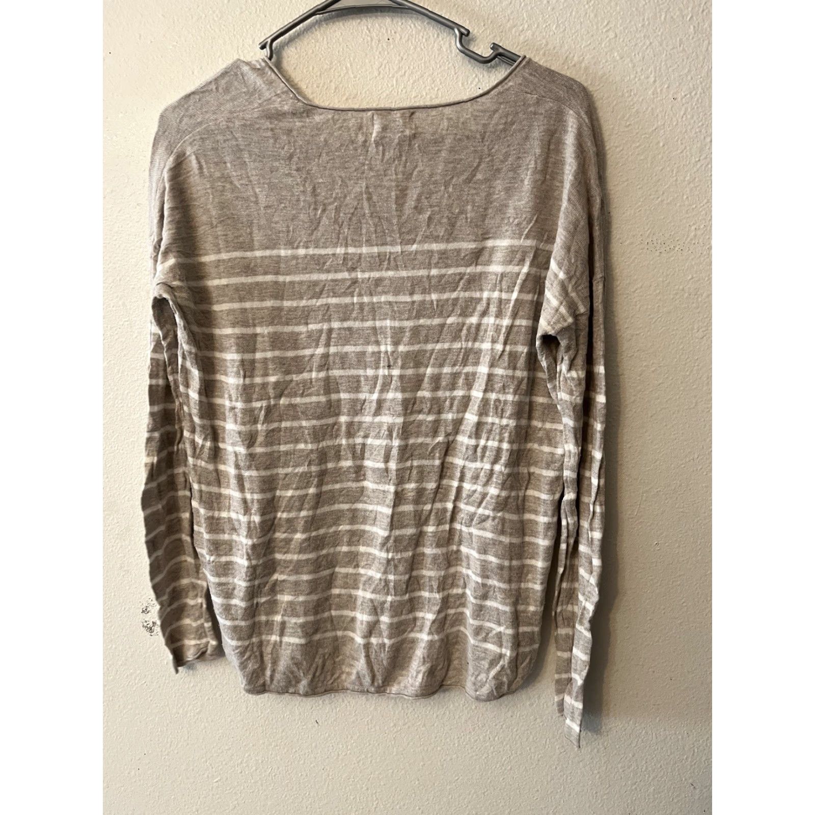 Old Navy Vintage Old Navy Women’s Size Small Sweater L/S Gray Stripe V-Neck Knit Size S / US 4 / IT 40 - 2 Thumbnail