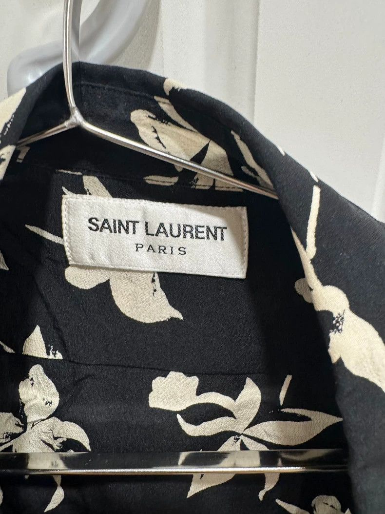 Saint Laurent Paris Saint Laurent Paris size 39 Mulberry Silk Printed Short Sle Size US M / EU 48-50 / 2 - 2 Thumbnail