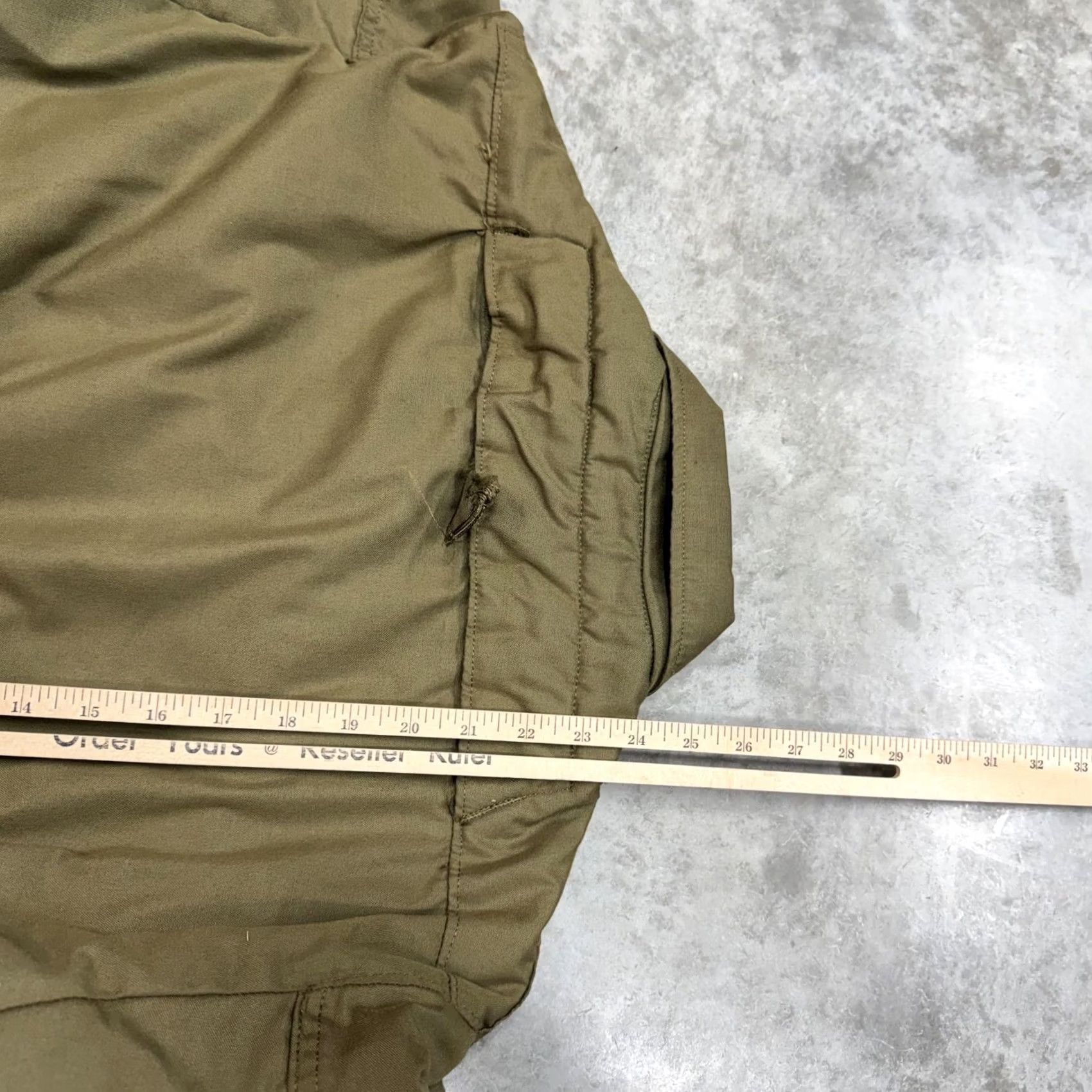 Industrie VINTAGE Greenbrier Industries Jacket Mens M Green Military Jacket Winter Nylon Insulated Lined Zip Pockets Collared Short Sleeve/Coat Size US M / EU 48-50 / 2 - 7 Thumbnail