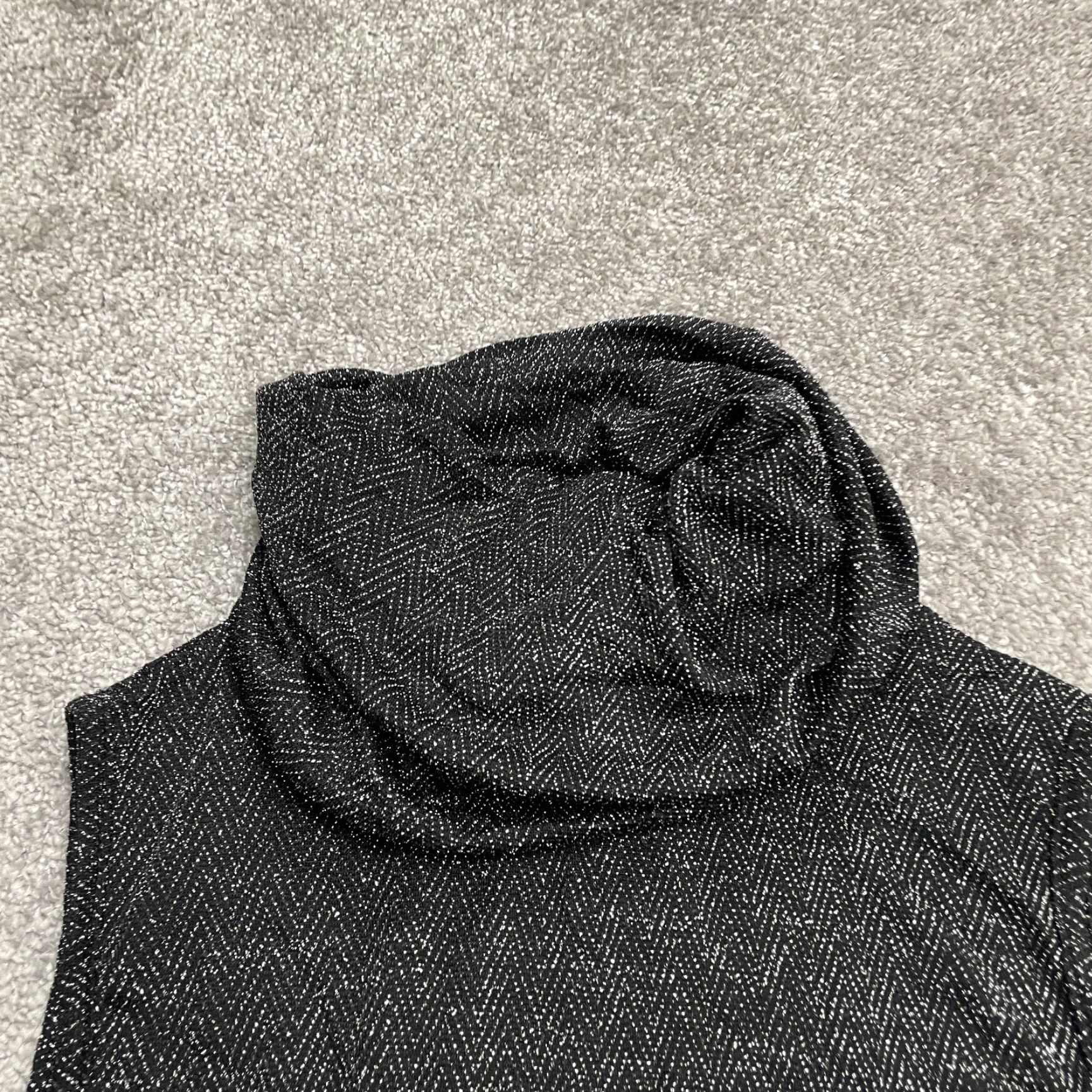 Vintage TEMT Black Cowl Neck Top Womens Medium Sleeveless Knit Nylon Spandex Shiny Casual Stretch Basic Logo Sleeve Strappy Size M / US 6-8 / IT 42-44 - 5 Thumbnail