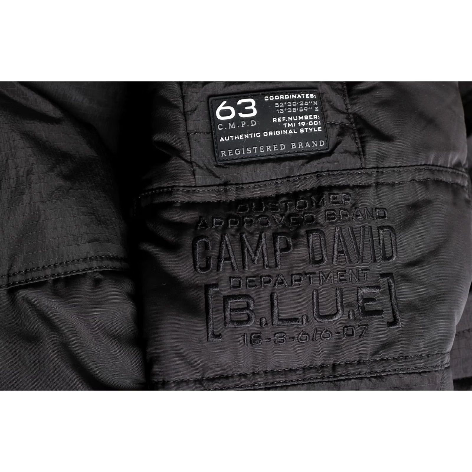 Vintage CAMP DAVID Insulated Jacket Men Size S MJ6072 - Camp David Jacket, Men, S, Black, Zip, All Seasons, Padded, Polyester, Casual, Travel, Hiking, Walking Size US S / EU 44-46 / 1 - 6 Thumbnail