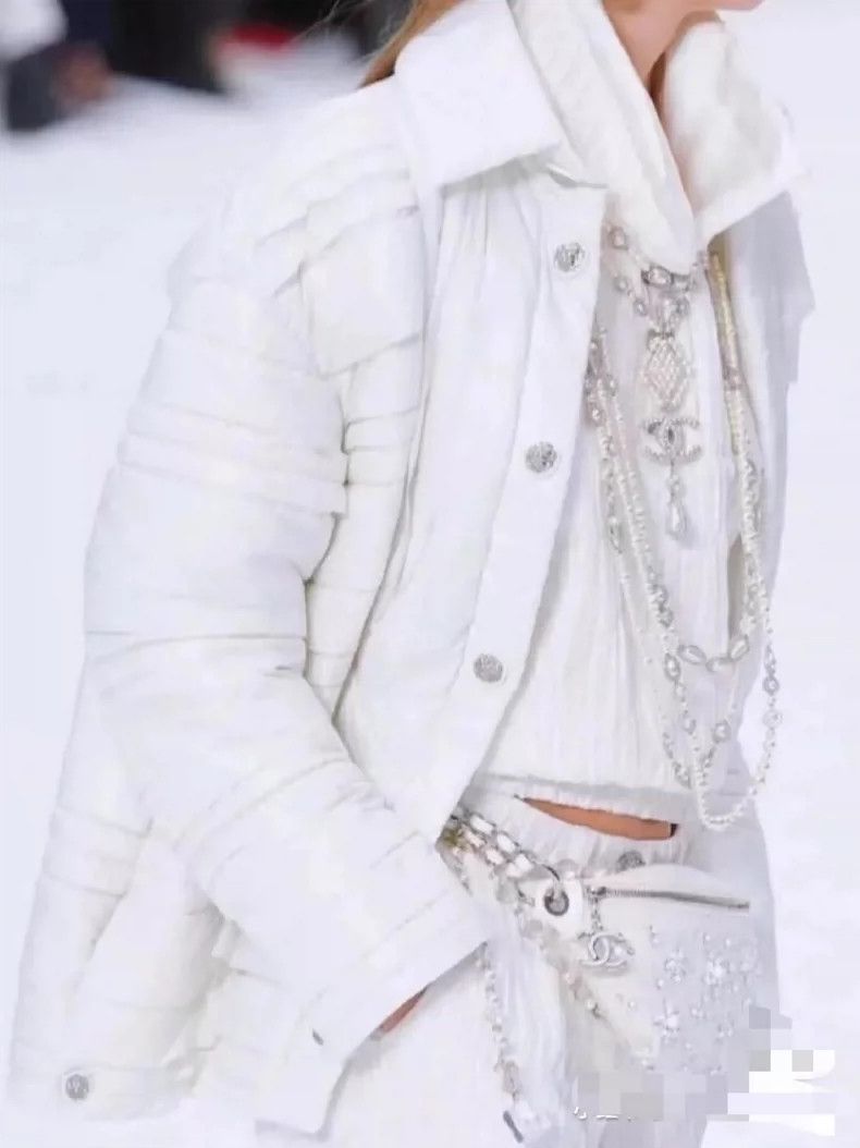 Chanel Chanel Snow Series Snow White Cotton jacket 2504-Nextarrow Size XS / US 0-2 / IT 36-38 - 8 Thumbnail