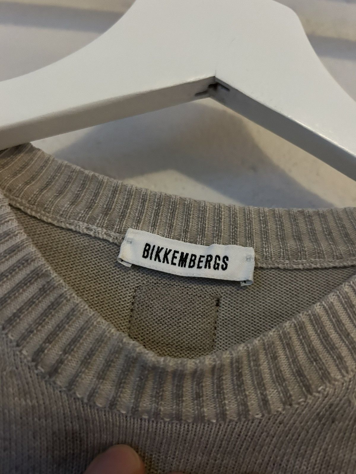 Dirk Bikkembergs Dirk Bikkembergs Distressed Effect Sweater in Light Taupe Size US L / EU 52-54 / 3 - 7 Thumbnail