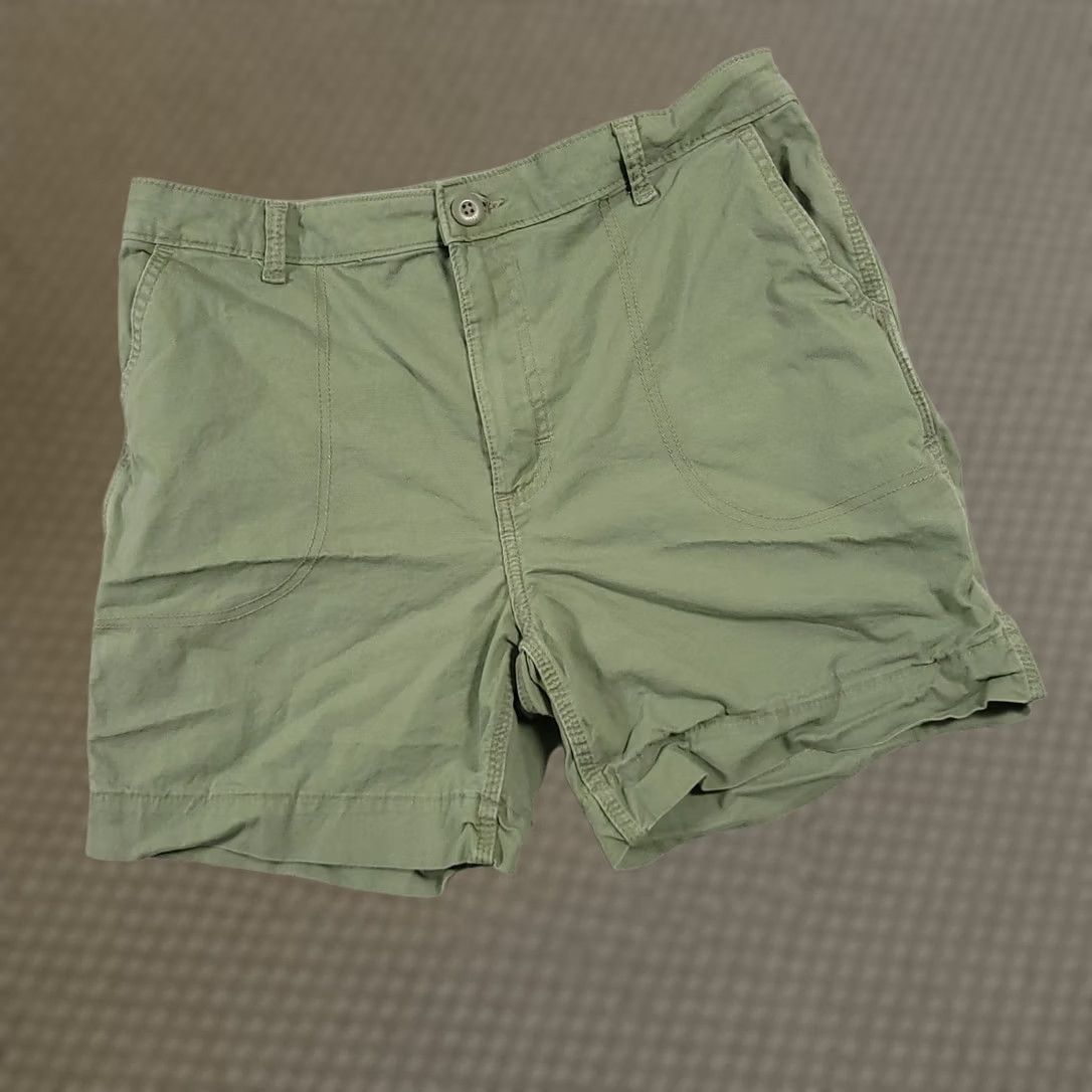 Lee Lee Regular Fit Dungaree Shorts Women’s 12 Green Heritage High Rise Casual Solid Green 12 Womens Regular Shorts Lee Size 34" / US 12 / IT 48 - 1 Thumbnail
