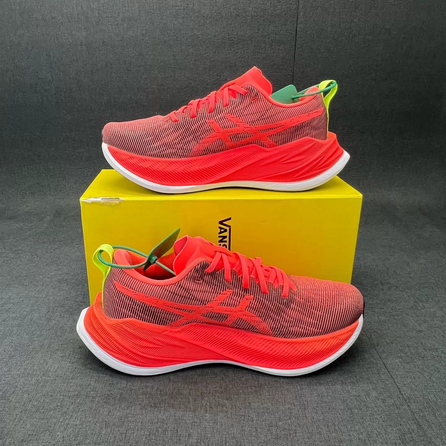 Asics Asics Superblast Red 40 Like New Size US 7 / EU 40 - 7 Thumbnail