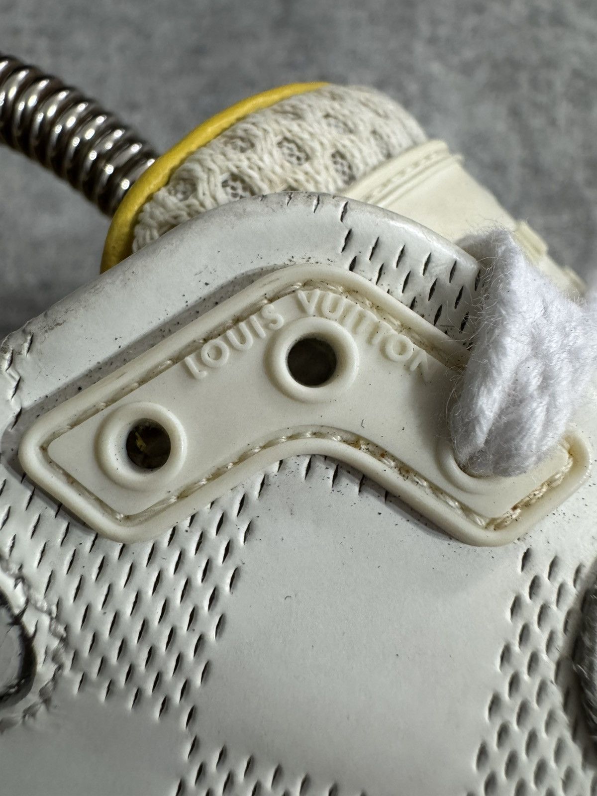 Louis Vuitton Louis Vuitton Run Away Leather White Yellow Sneakers size 6 Size US 6 / EU 39 - 10 Thumbnail
