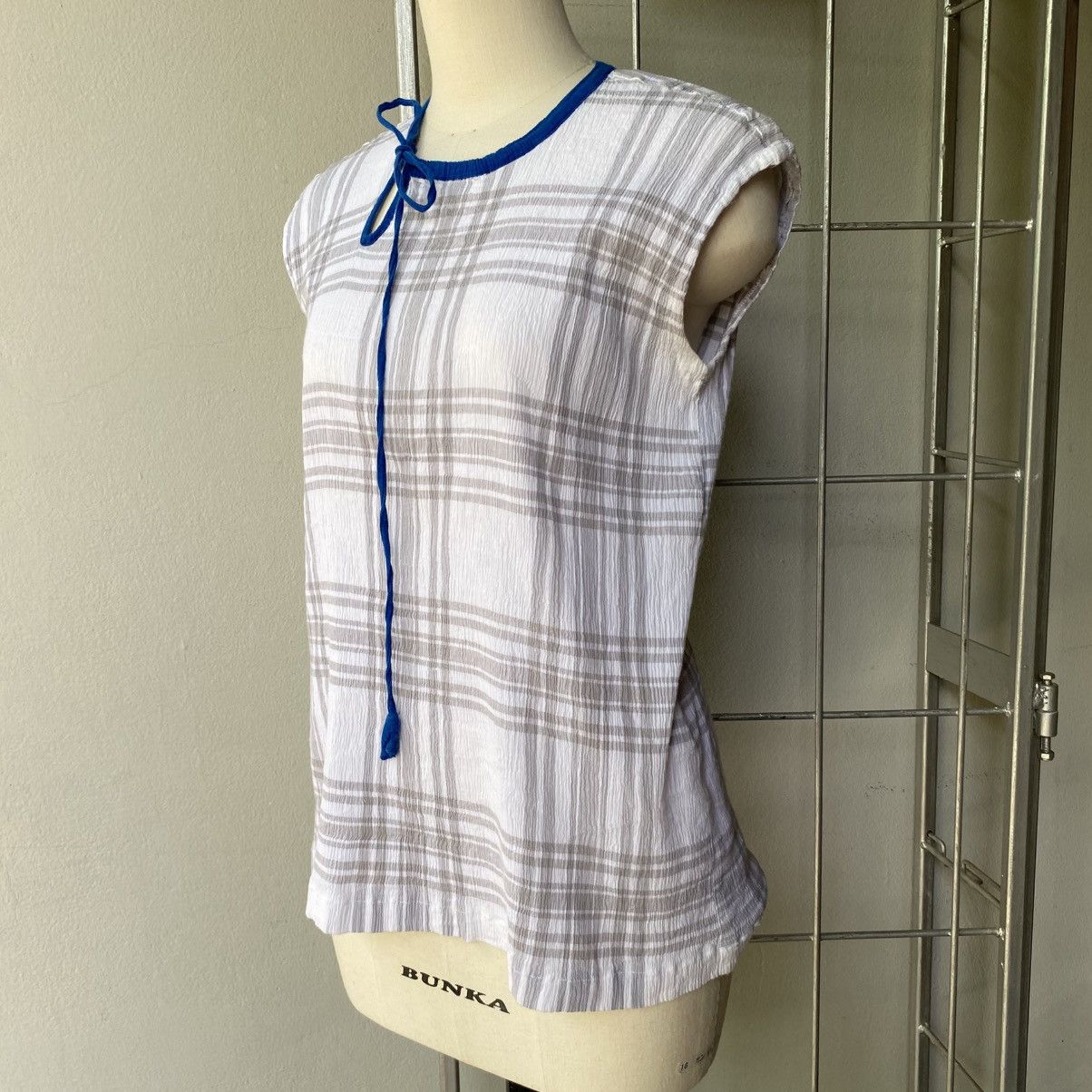 Tsumori Chisato Tsumori Chisato Blue Trim Bow Tie Sleeveless Blouse Size M / US 6-8 / IT 42-44 - 4 Thumbnail