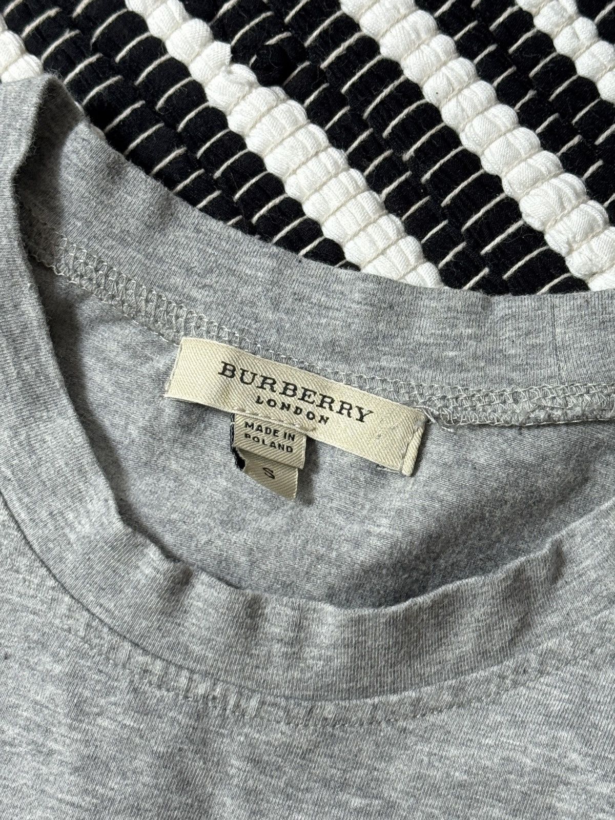 Burberry VINTAGE BURBERRY NOVA CHECK 2000s CUTE LONG SLEEVE Size S / US 4 / IT 40 - 4 Thumbnail