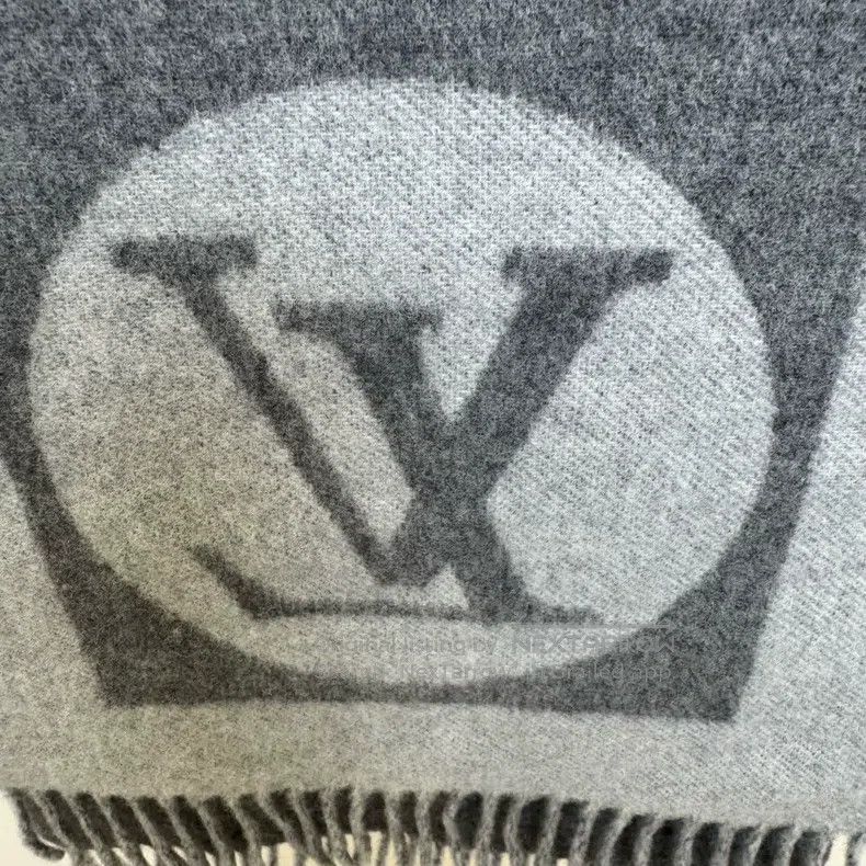 Louis Vuitton Louis Vuitton Grey logo wool scarf Size ONE SIZE - 2 Thumbnail